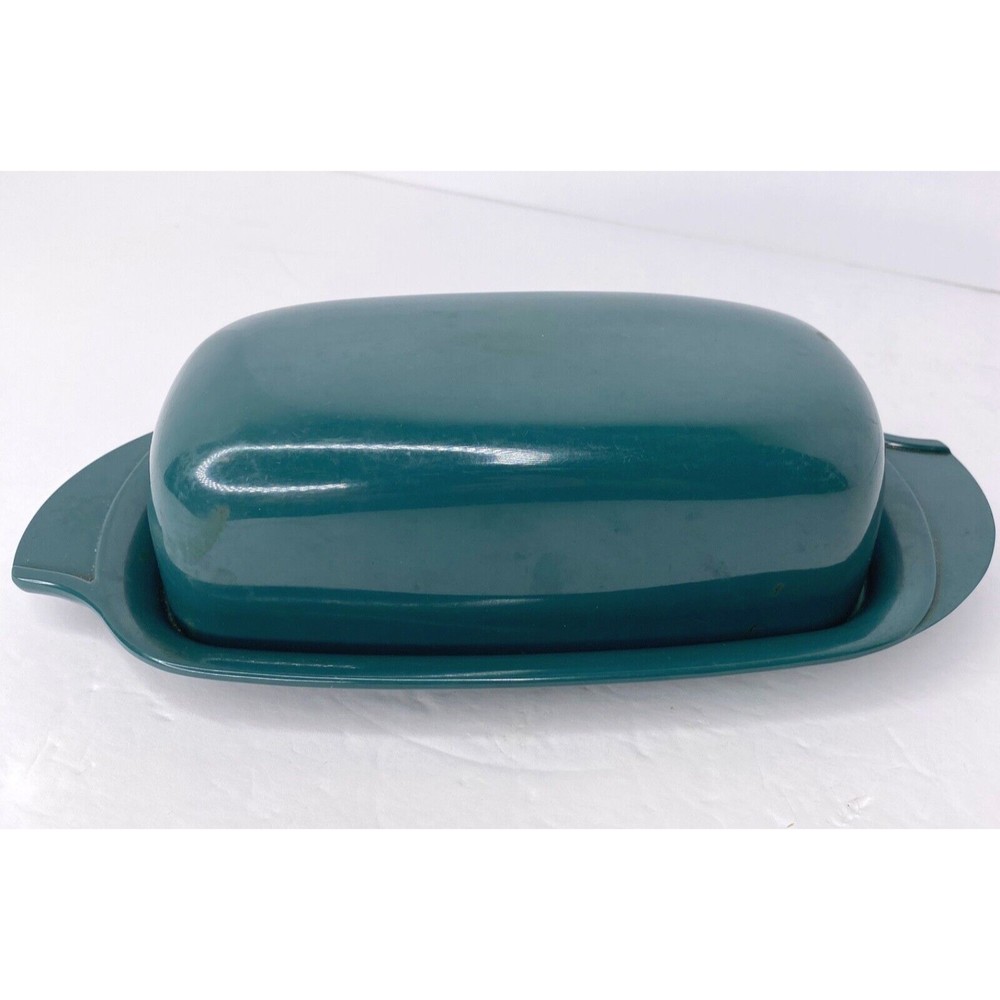 Boonton, New Jersey turquoise blue Boontonware plastic/Melmac lidded butter dis